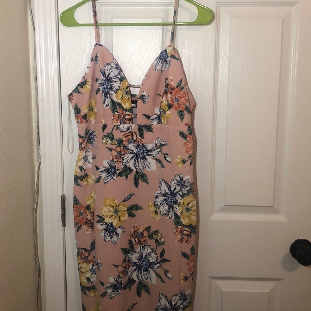 Pink flower print fitted dress